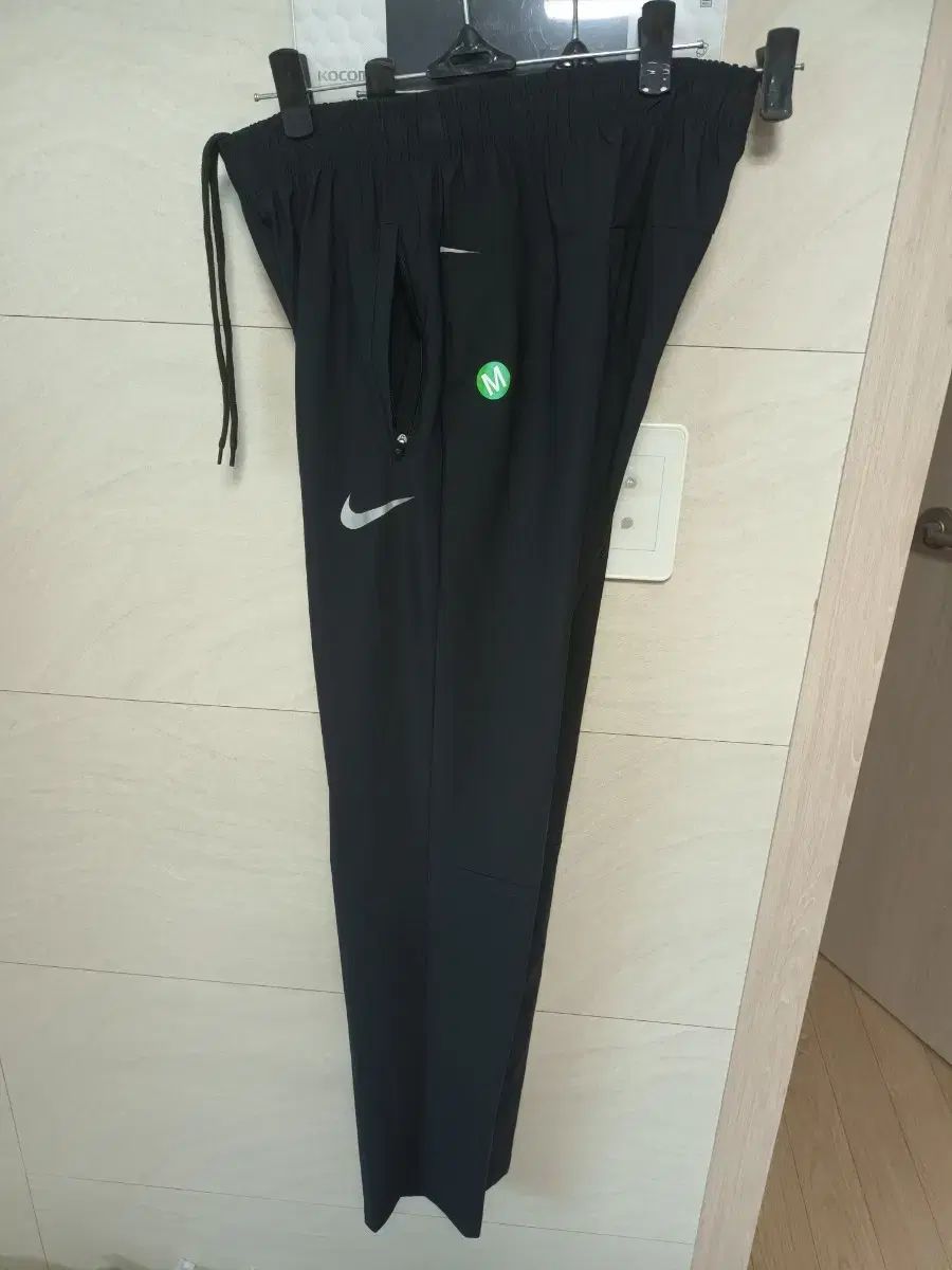 ナイキ 夏用 機能性 接触冷感 パンツ M 新品