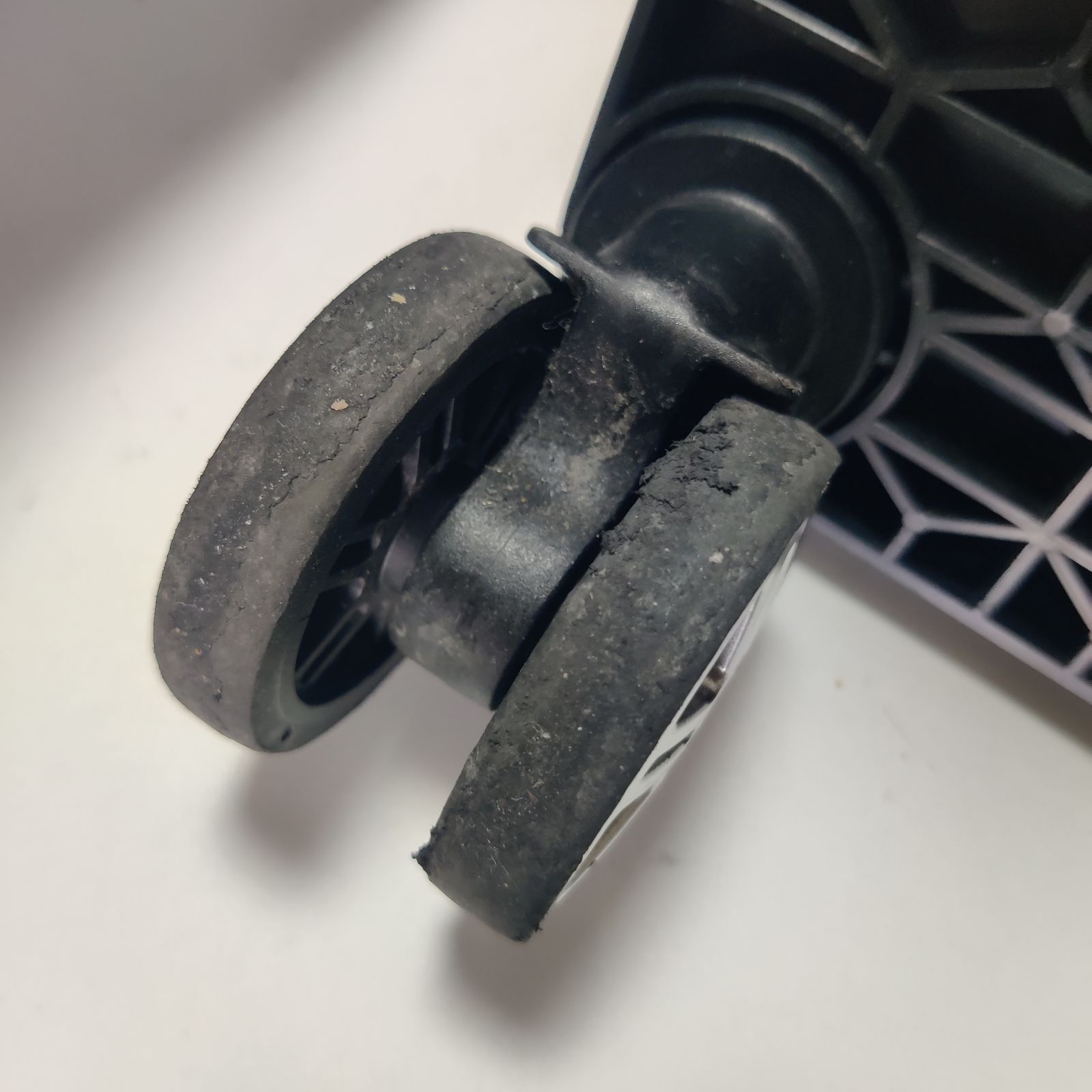 訳アリ】【5輪+大容量45L+保冷機能付き+EVAライニング】ショッピング