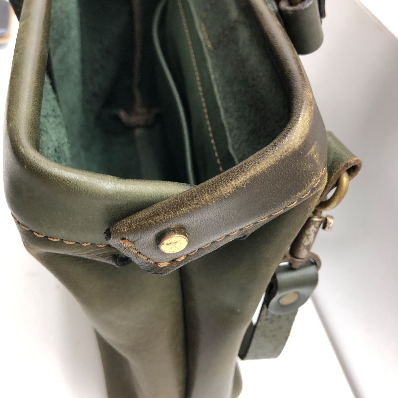 HERZ レザー ショルダーバッグ 本革 オリーブグリーン 緑系 ヘルツ 