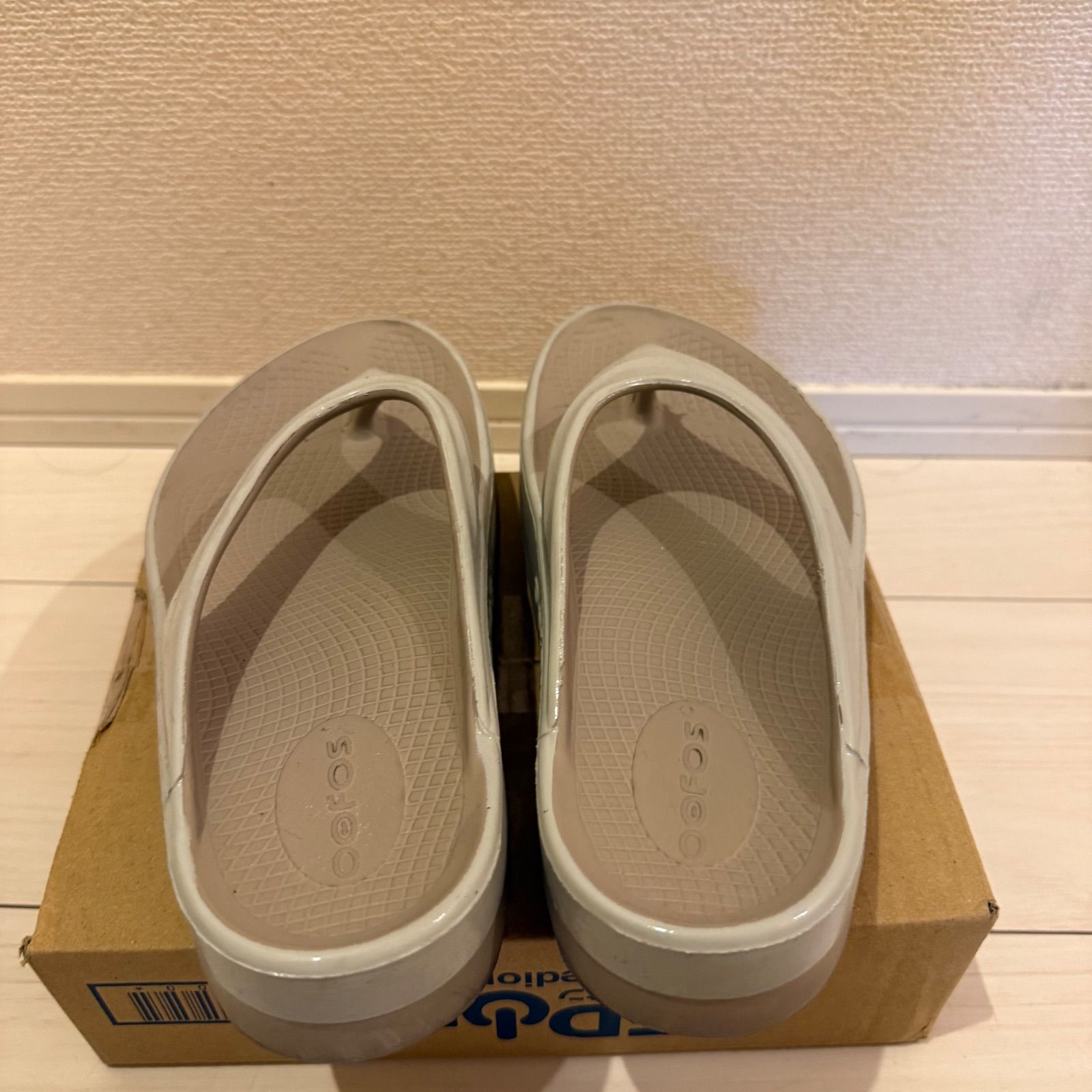OOFOS Women's OOmega Chukka 