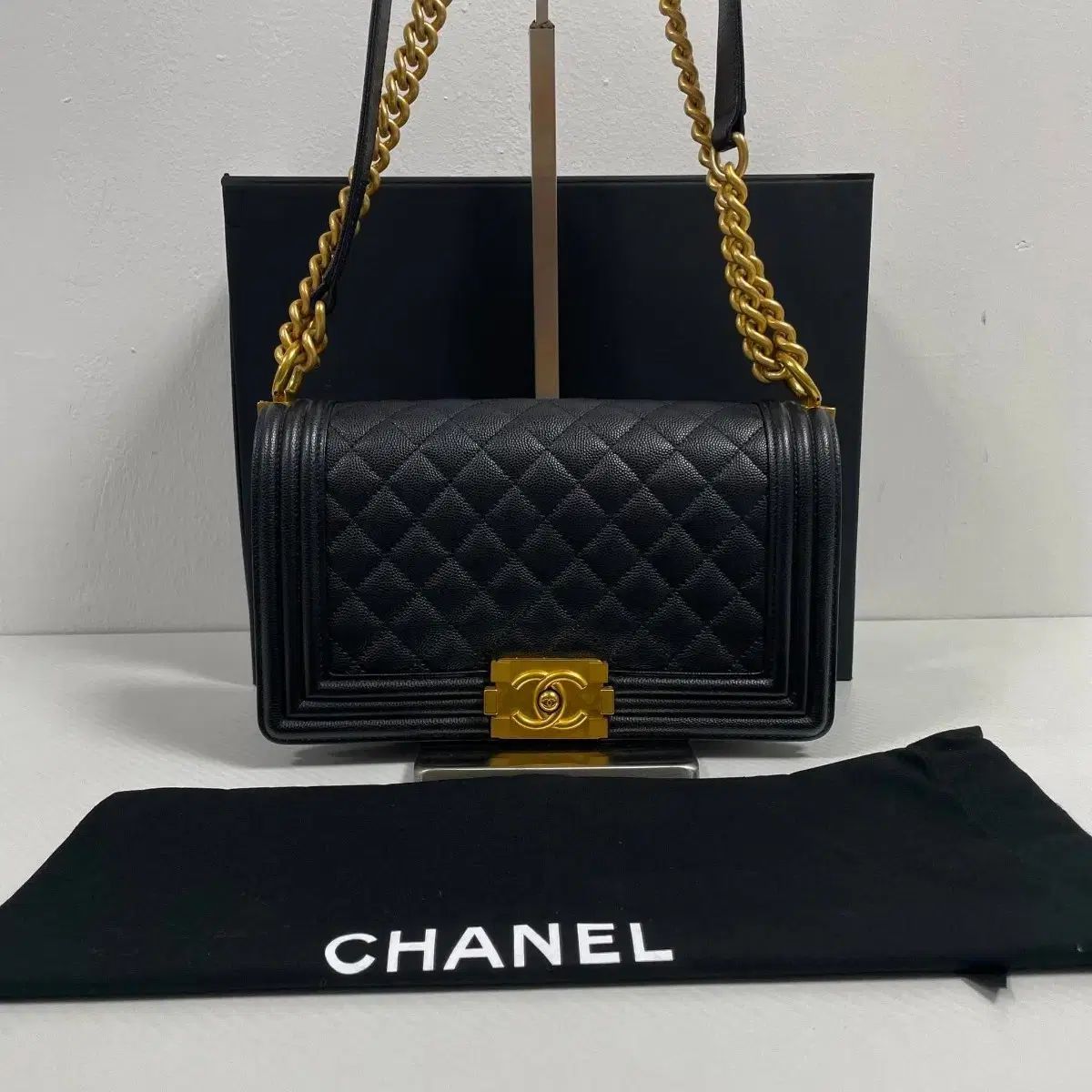 S+級 内蔵チップ CHANEL ボーイシャネル キャビア ゴールド Mサイズ