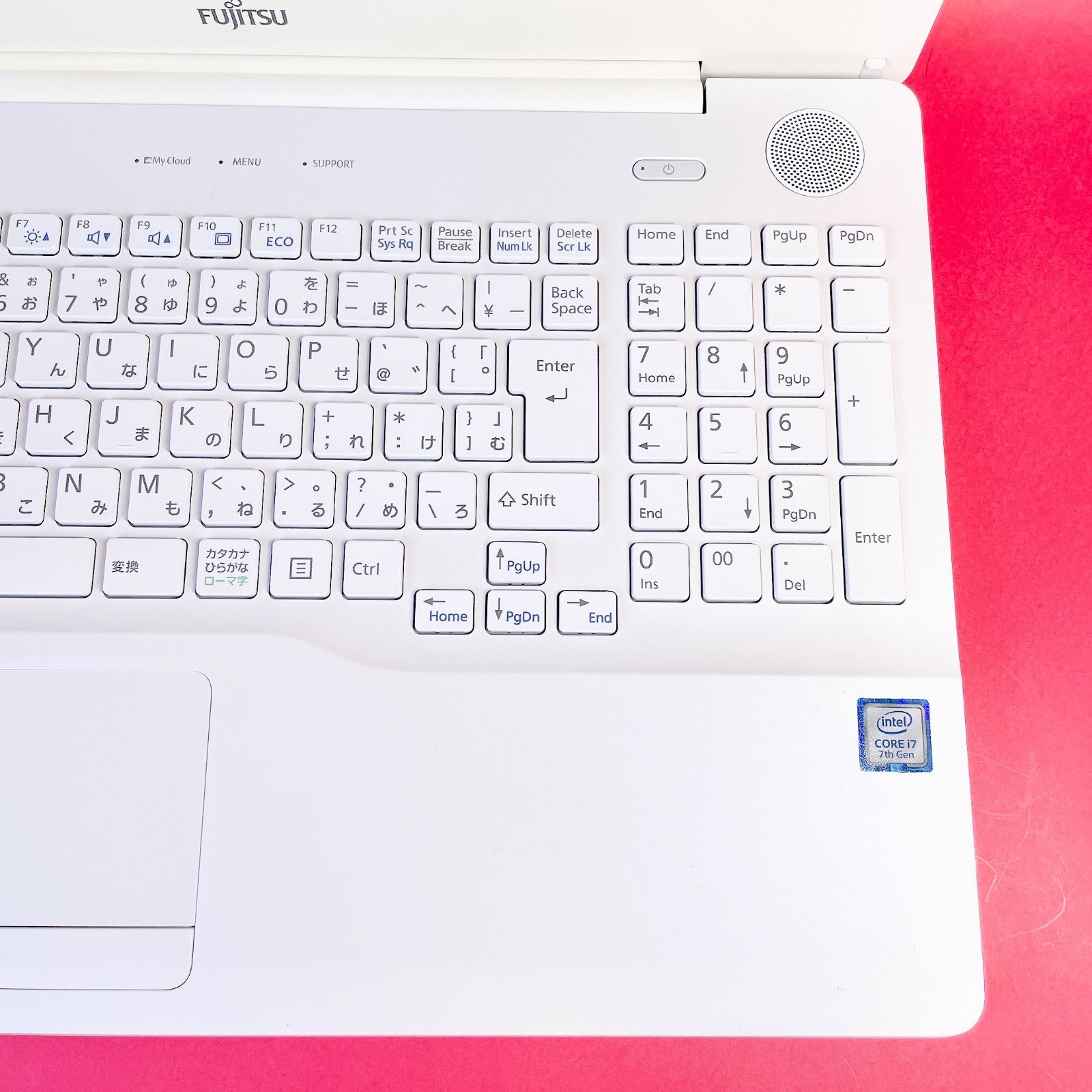 大人気！おしゃれホワイト❣️Corei7薄型ノートパソコン！SSD240GB DVD
