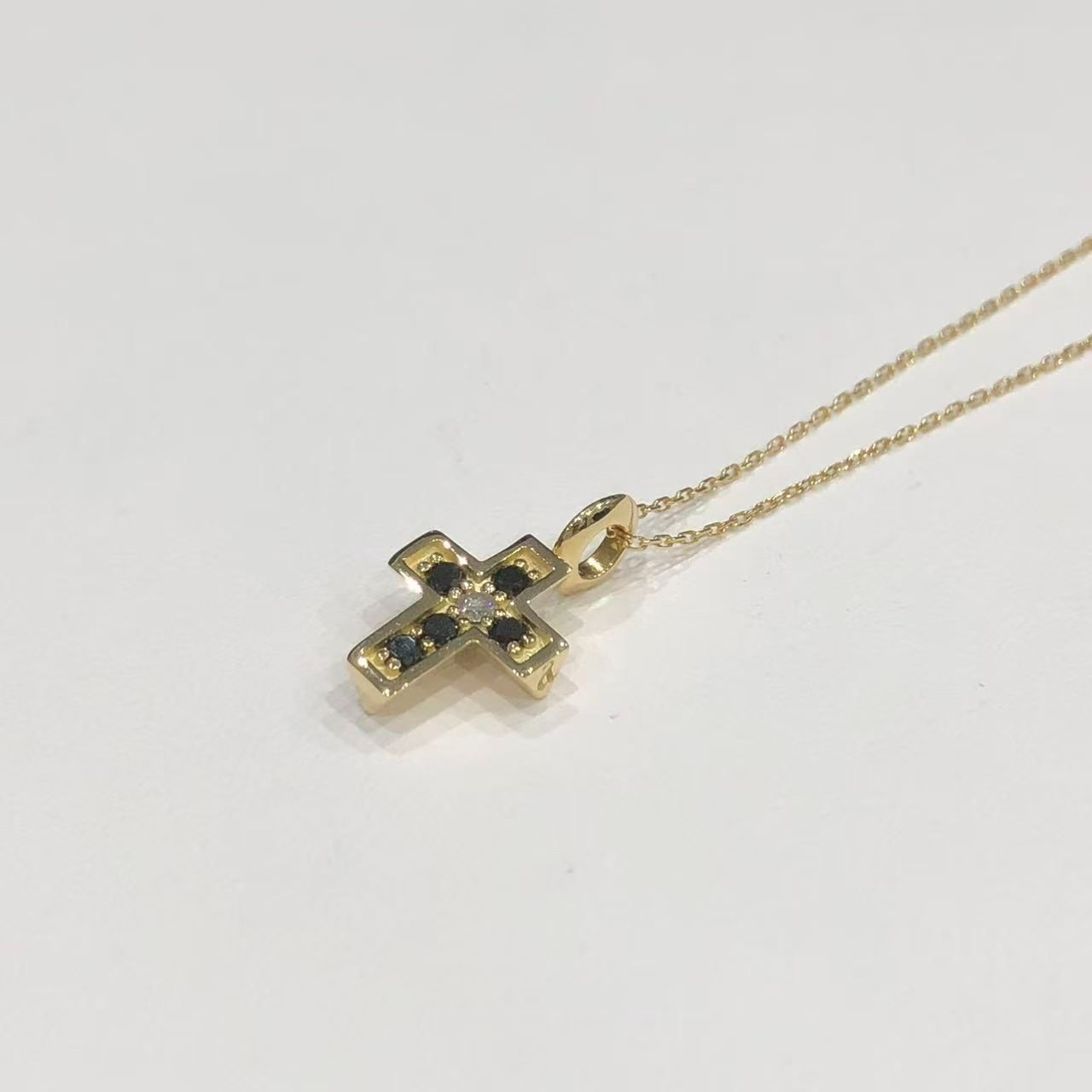 アイファニー EYEFUNNY クロス ペンダントネックレス K18YG