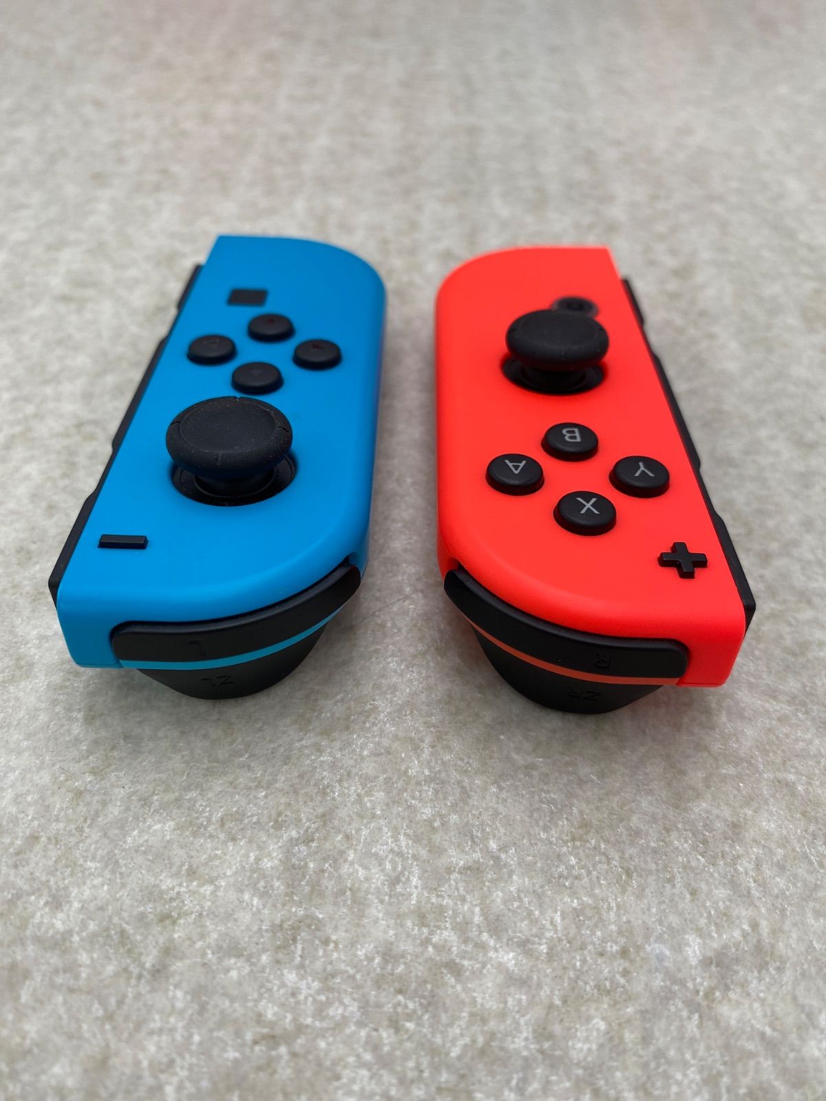 ◇Nintendo Switch Joy－Con（L） ネオンブルー／（R） ネオンレッド