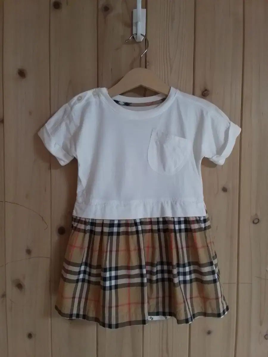 バーバリー　ワンピース　2Y 92cm バーバリーワンピースLEE ONE 2y 92cm