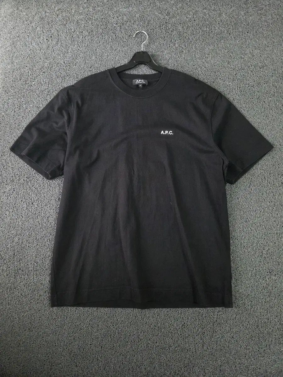 A.P.C. アーペーセー 半袖Tシャツ ブラック