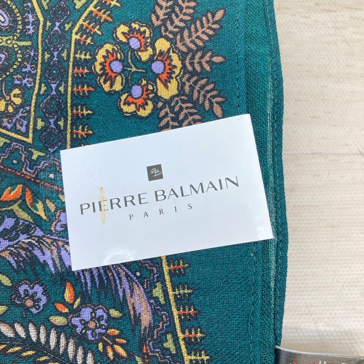 未使用 PIERRE BALMAIN/ピエールバルマン 大判スカーフ/ストール 毛100