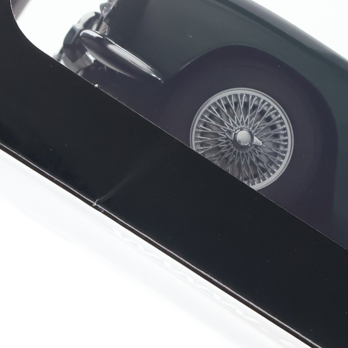 1/18 アストン マーチン DB5 (グリーン) 完成品 ミニカー(70212