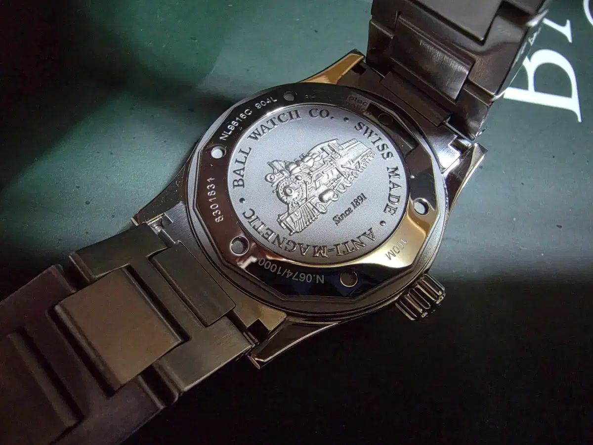 ボールウォッチ エンジニア3 マーベルライト 36mm ピンク オートマチック 24年 11月 スタンピング ボックスフルセット 傷なし 多少 状態良いです 別途 コメント 無ければ すぐに お願いします