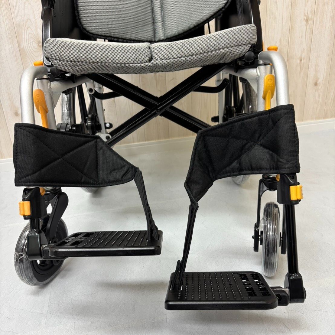 【消毒済 中古 車椅子】すぐ使える車椅子 美品 NEXT-61B 松永製作所 ネクストコアシリーズ アジャスト 介助式車椅子 車いす ノーパンクタイヤ MATSUNAGA 中古 介護用品