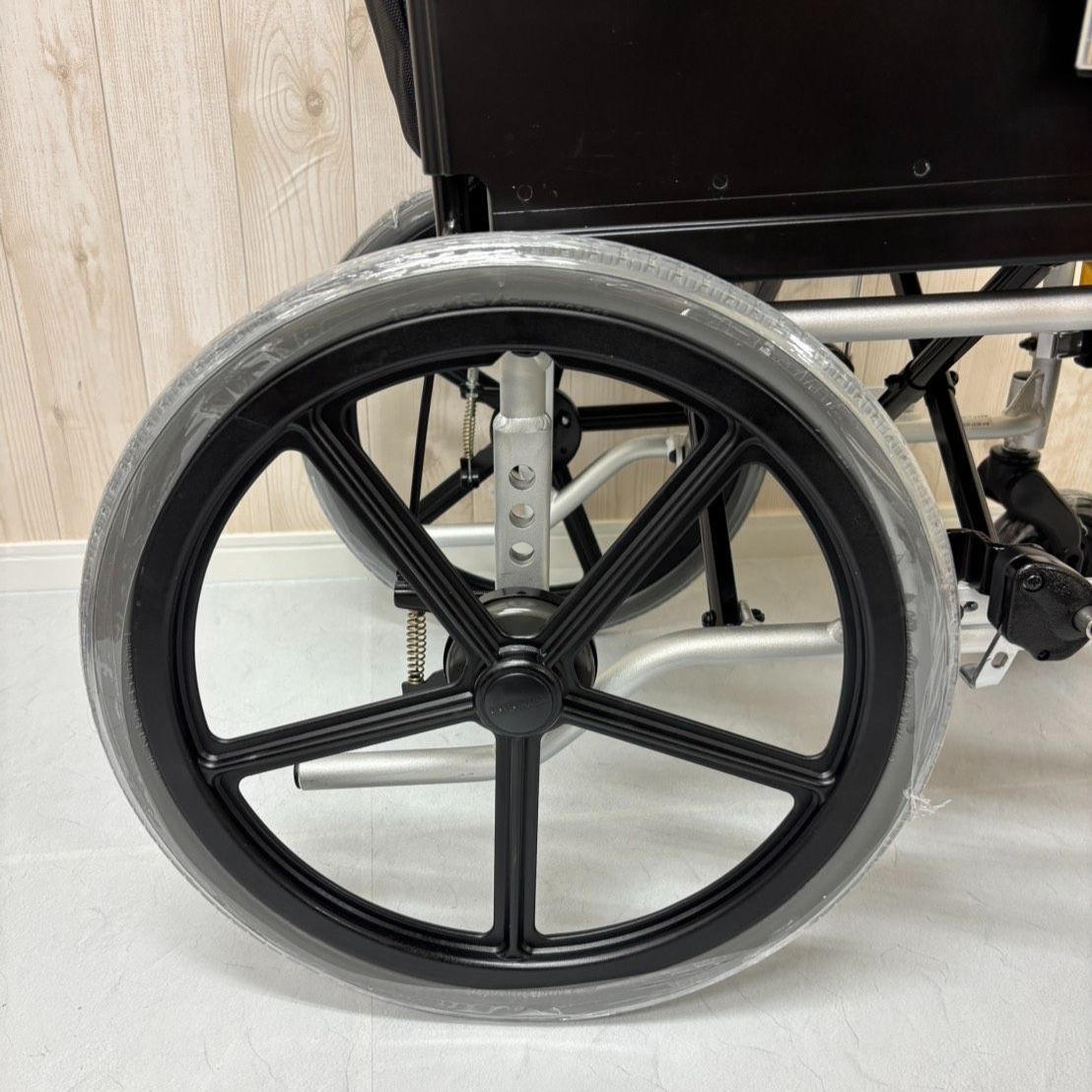 【消毒済 中古 車椅子】すぐ使える車椅子 美品 NEXT-61B 松永製作所 ネクストコアシリーズ アジャスト 介助式車椅子 車いす ノーパンクタイヤ MATSUNAGA 中古 介護用品
