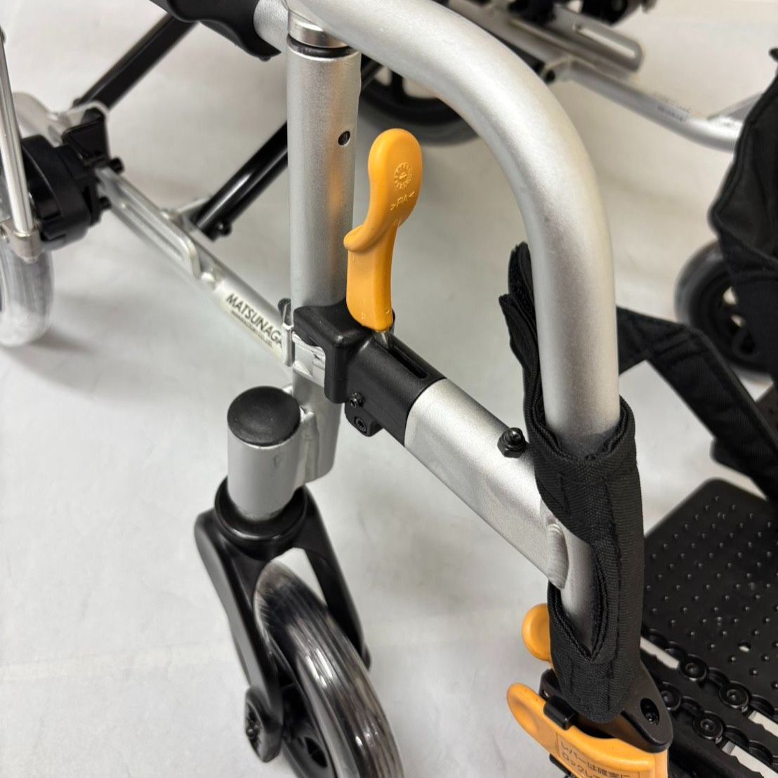 【消毒済 中古 車椅子】すぐ使える車椅子 美品 NEXT-61B 松永製作所 ネクストコアシリーズ アジャスト 介助式車椅子 車いす ノーパンクタイヤ MATSUNAGA 中古 介護用品