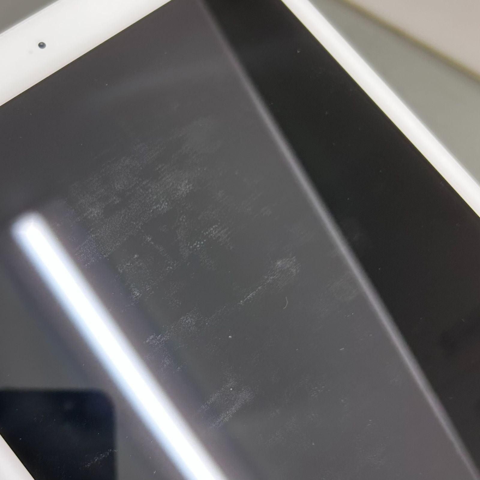 147] 【状態：バッテリー容量75％・液晶白もや】iPad 第8世代 Wi-Fi+