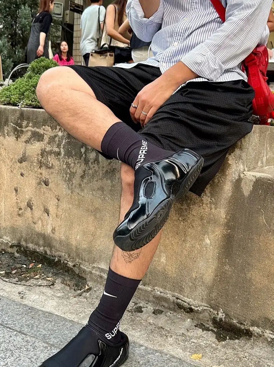 280 NIKE x Supreme クロッグポジット ブラック