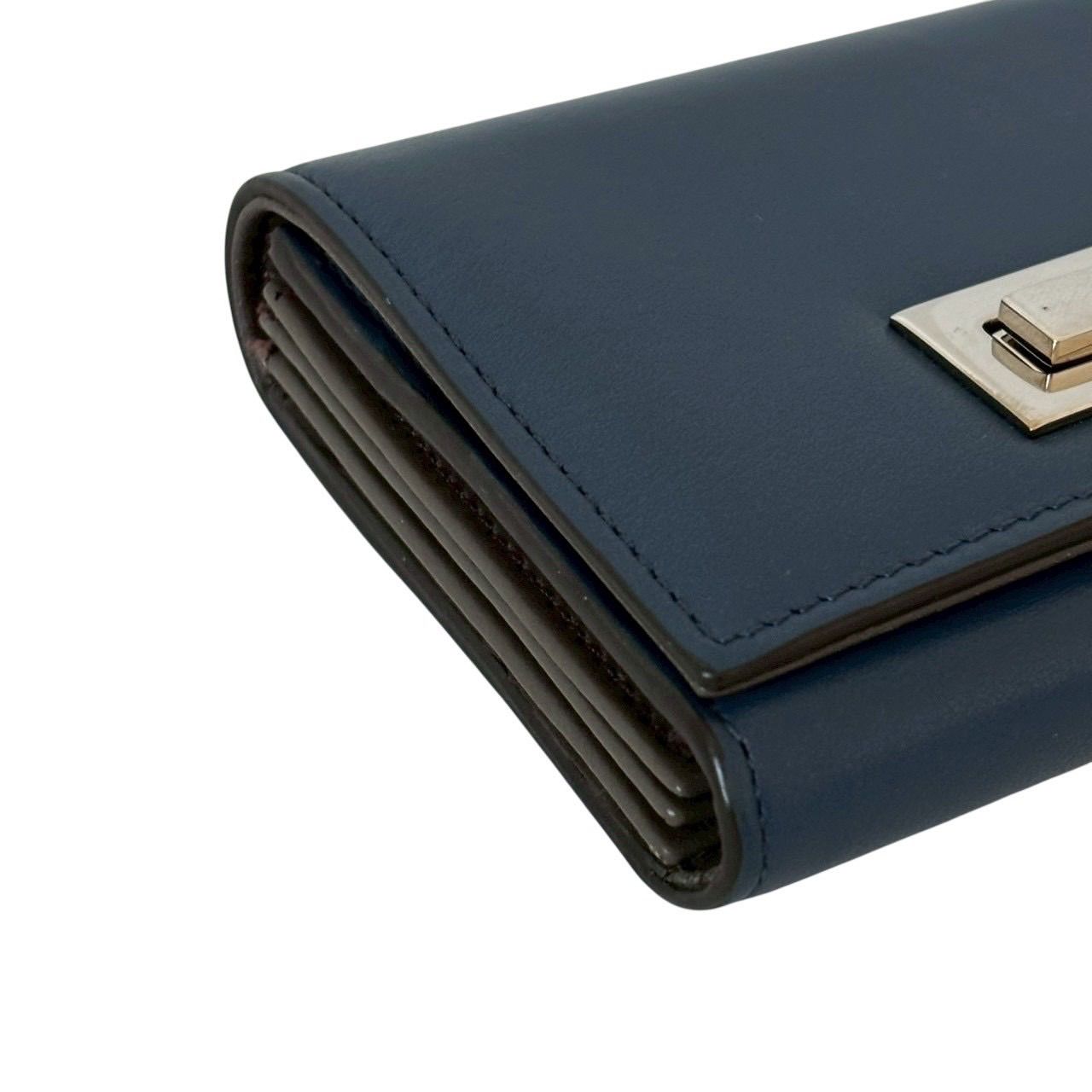 FENDI フェンディ コインケース 小銭入れ コンパクトウォレット ロゴ入り レザー ネイビー シルバー金具 ミニ財布 メンズ レディース ユニセックス 型番0M0373.SFH.178.0294 FENDI フェンディ コインケース 小銭入れ コンパクトウォレット ロゴ入り レザー ネイビー シルバー金具 ミニ財布 メンズ レディース ユニセックス 型番0M0373.SFH.178.0294