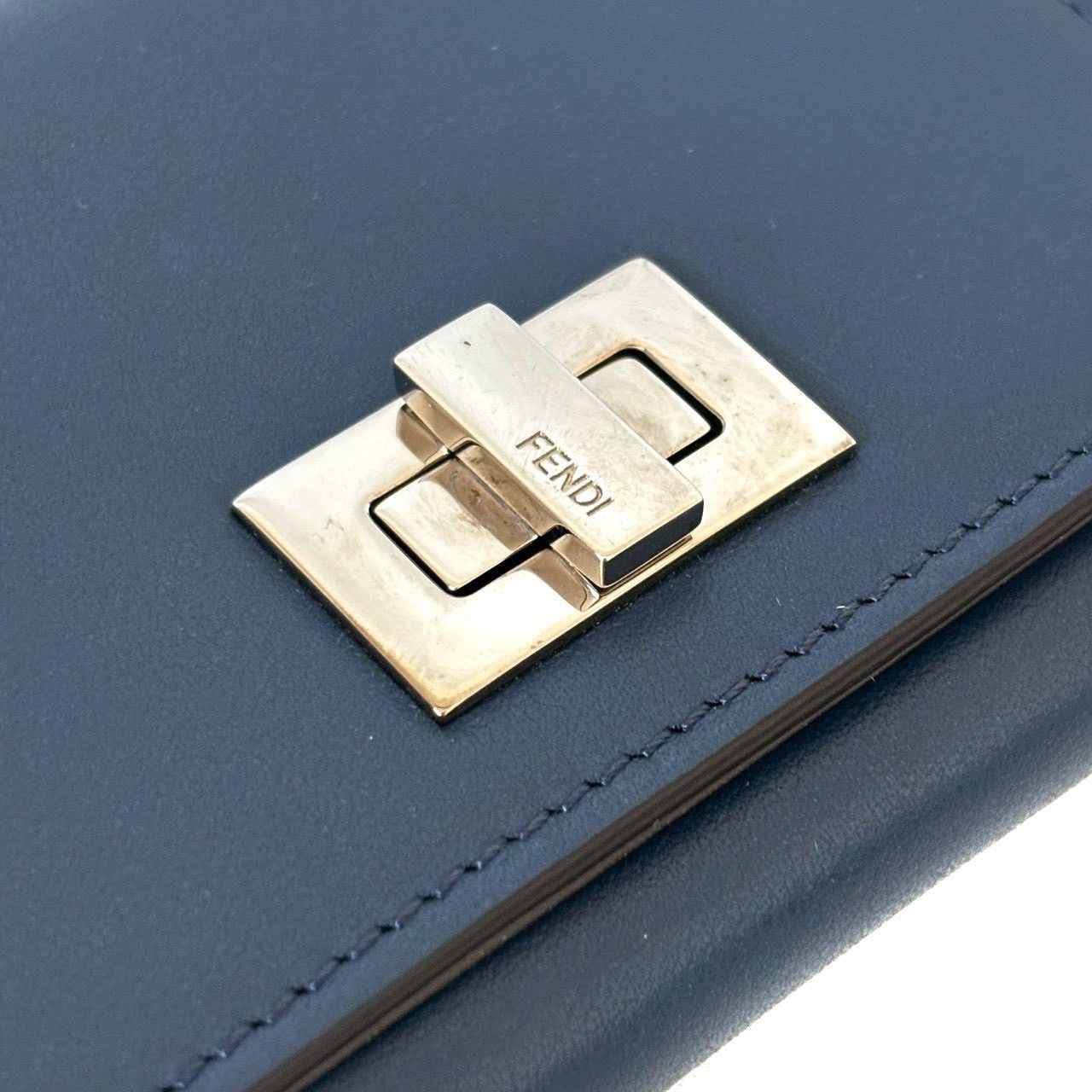 FENDI フェンディ コインケース 小銭入れ コンパクトウォレット ロゴ入り レザー ネイビー シルバー金具 ミニ財布 メンズ レディース ユニセックス 型番0M0373.SFH.178.0294 FENDI フェンディ コインケース 小銭入れ コンパクトウォレット ロゴ入り レザー ネイビー シルバー金具 ミニ財布 メンズ レディース ユニセックス 型番0M0373.SFH.178.0294