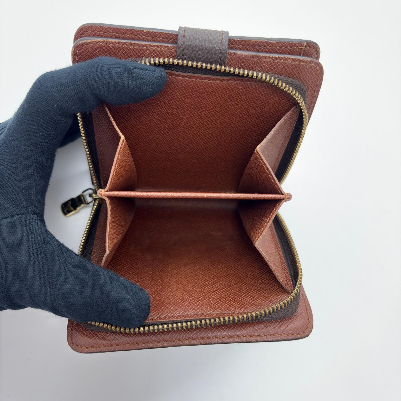LOUIS VUITTON ルイ・ヴィトン コンパクト・ジップ モノグラム M61667