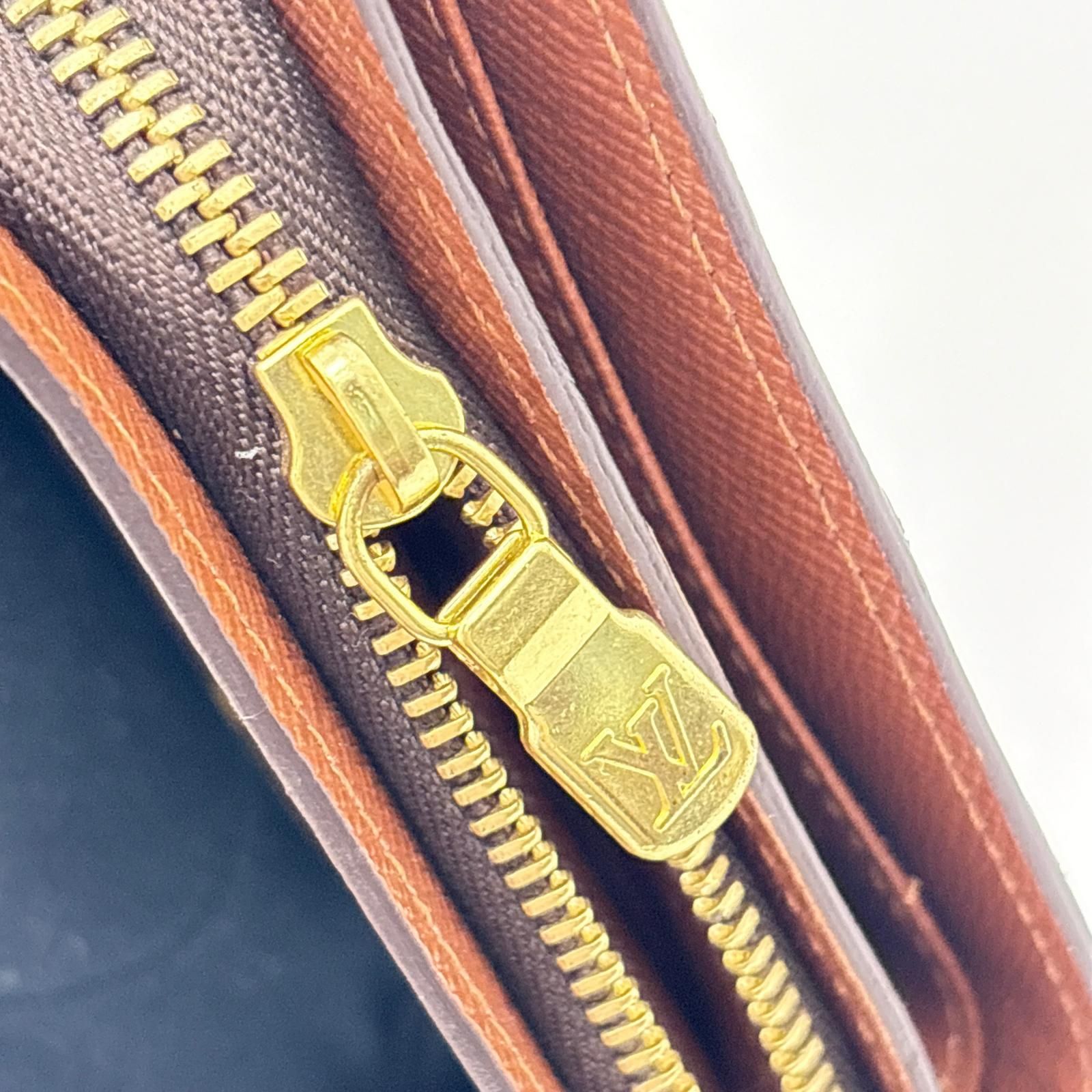 LOUIS VUITTON ルイ・ヴィトン コンパクト・ジップ モノグラム M61667