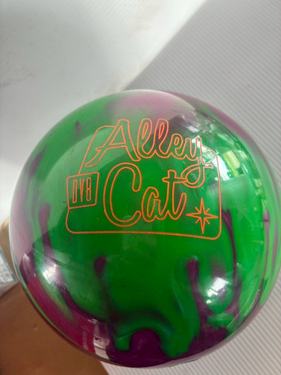 DV8 Alley Cat 15ポンド ボウリングボール プラグ済 アレイキャット ハンマー Brunswick