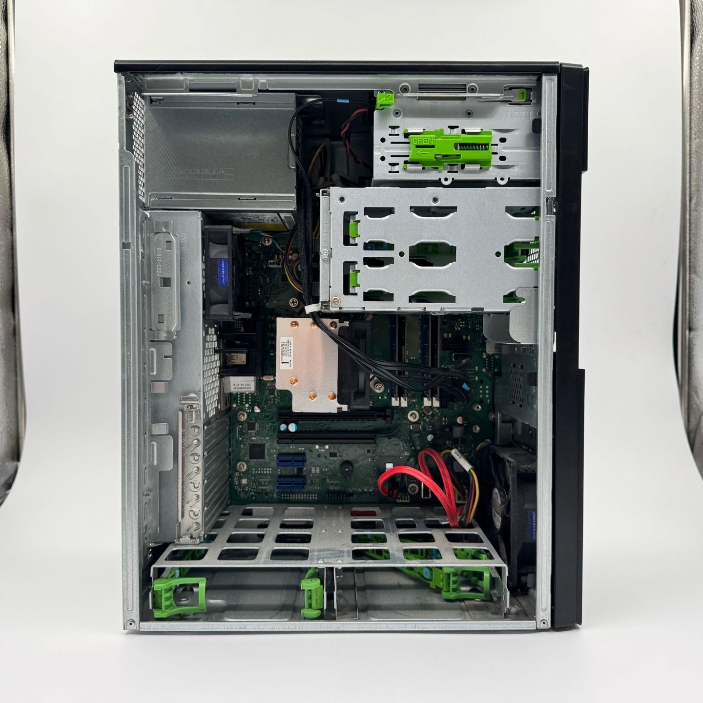 お*屋様 PRIMERGY TX1310 M3 Xeon E3-1225 v6 動作品】富士通 PRIMERGY TX1310 M3 Xeon E-1225 v6 - メルカリ