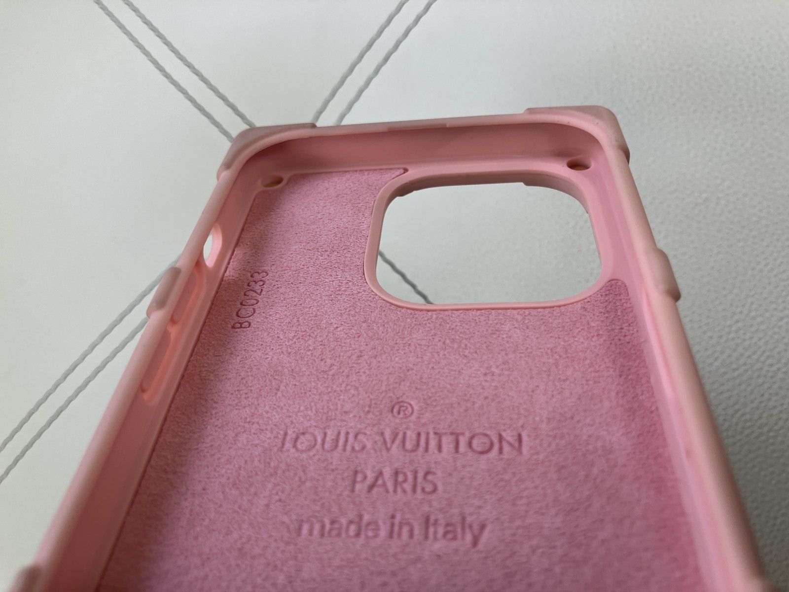 LOUIS VUITTON ルイヴィトン iPhone14 Pro スマホケース ピンク