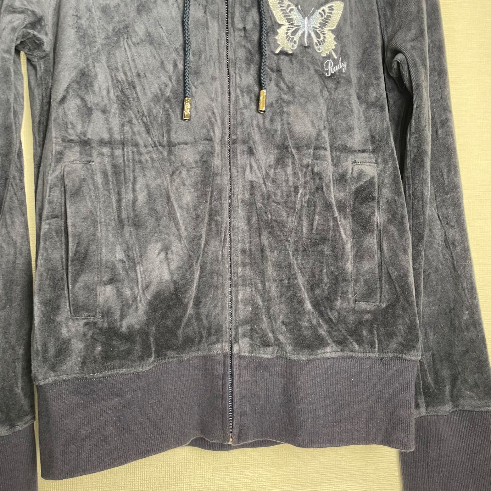 https://assets.mercari-shops-static.com/-/large/plain/2JUGiYfz65GUHsiwBGeAVT.jpg@jpg