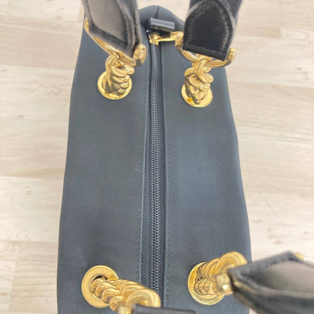 レディース VALENTINO エレガンス ゴールドチェーン ブラック 肩掛け 