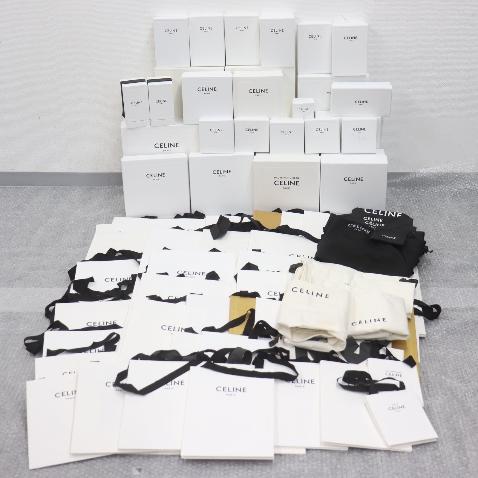 ITQYICRGJP6O CELINE セリーヌ BOX 空き箱 ショッパー 純正 紙袋 保存