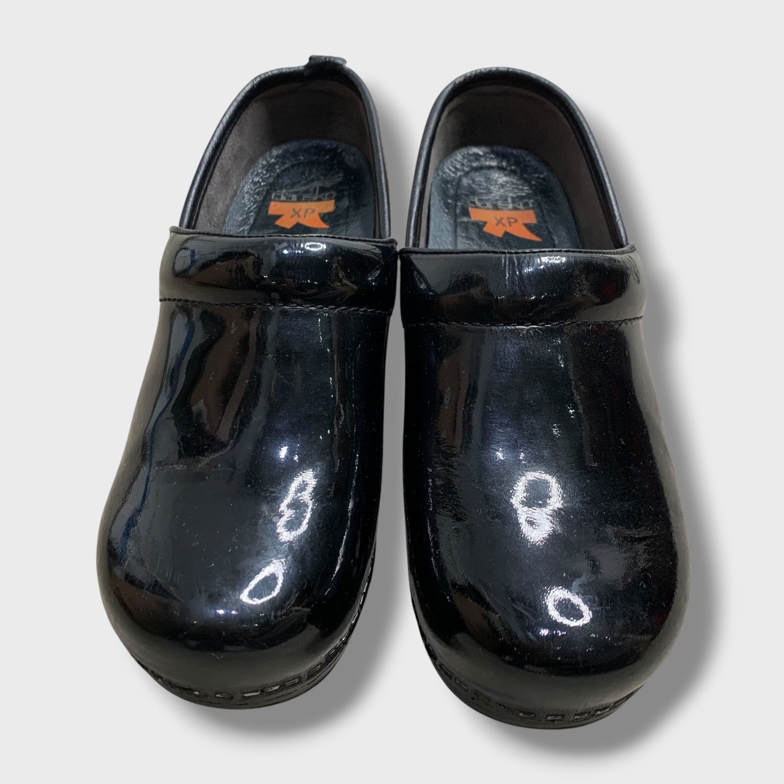 ☆dansko☆ダンスコXP☆パテントレザークロッグサンダル☆サボ☆黒