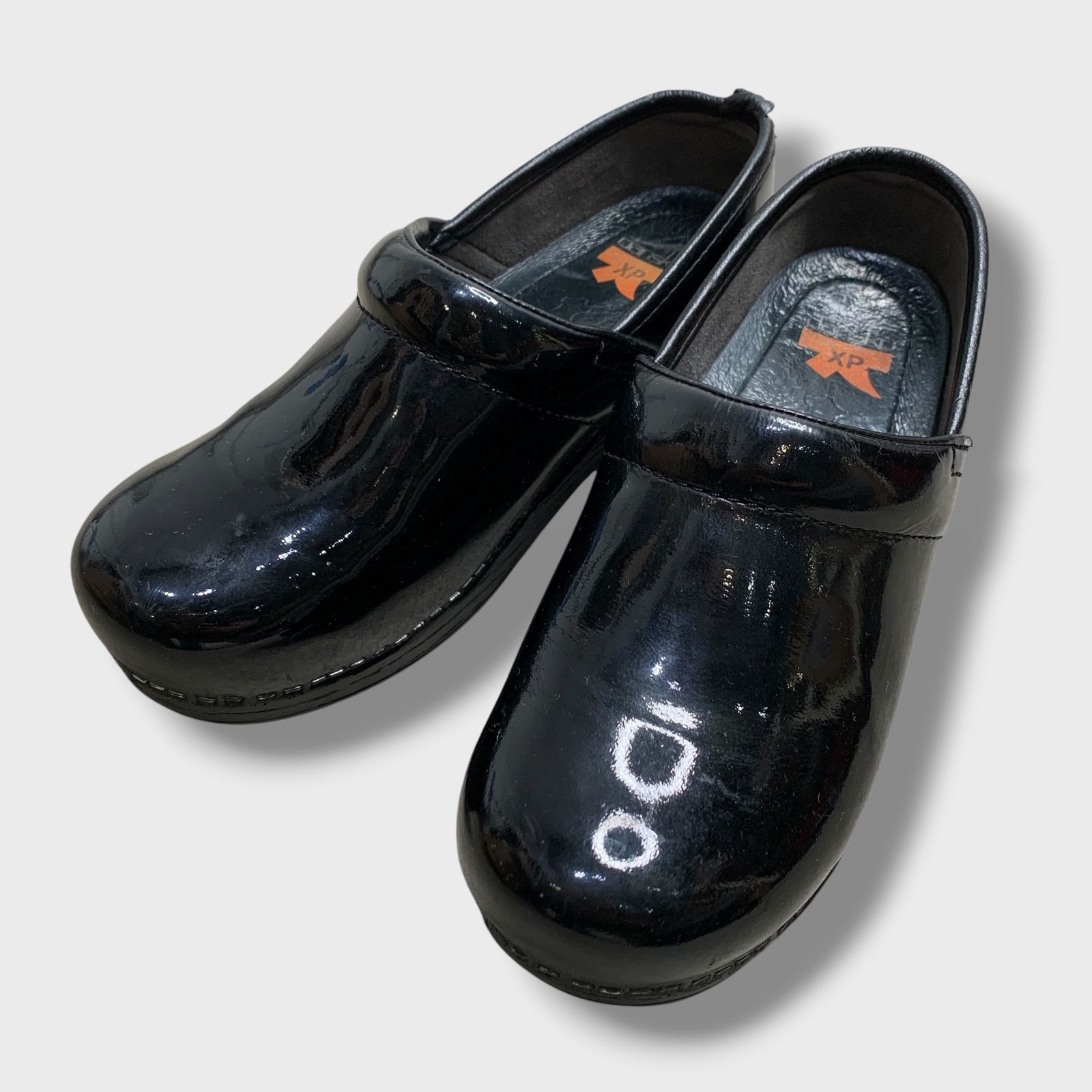 ダンスコ Dansko XP サボ クロッグ サンダル【39】24.5 ブラック ☆dansko☆ダンスコXP☆パテントレザークロッグサンダル☆サボ☆黒