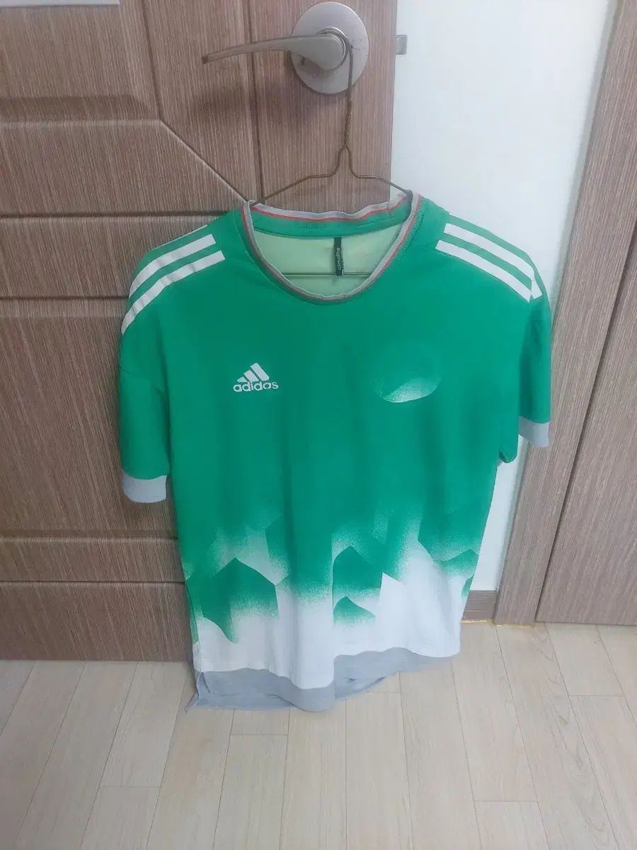 アディダス トレーナー 半袖Tシャツ
