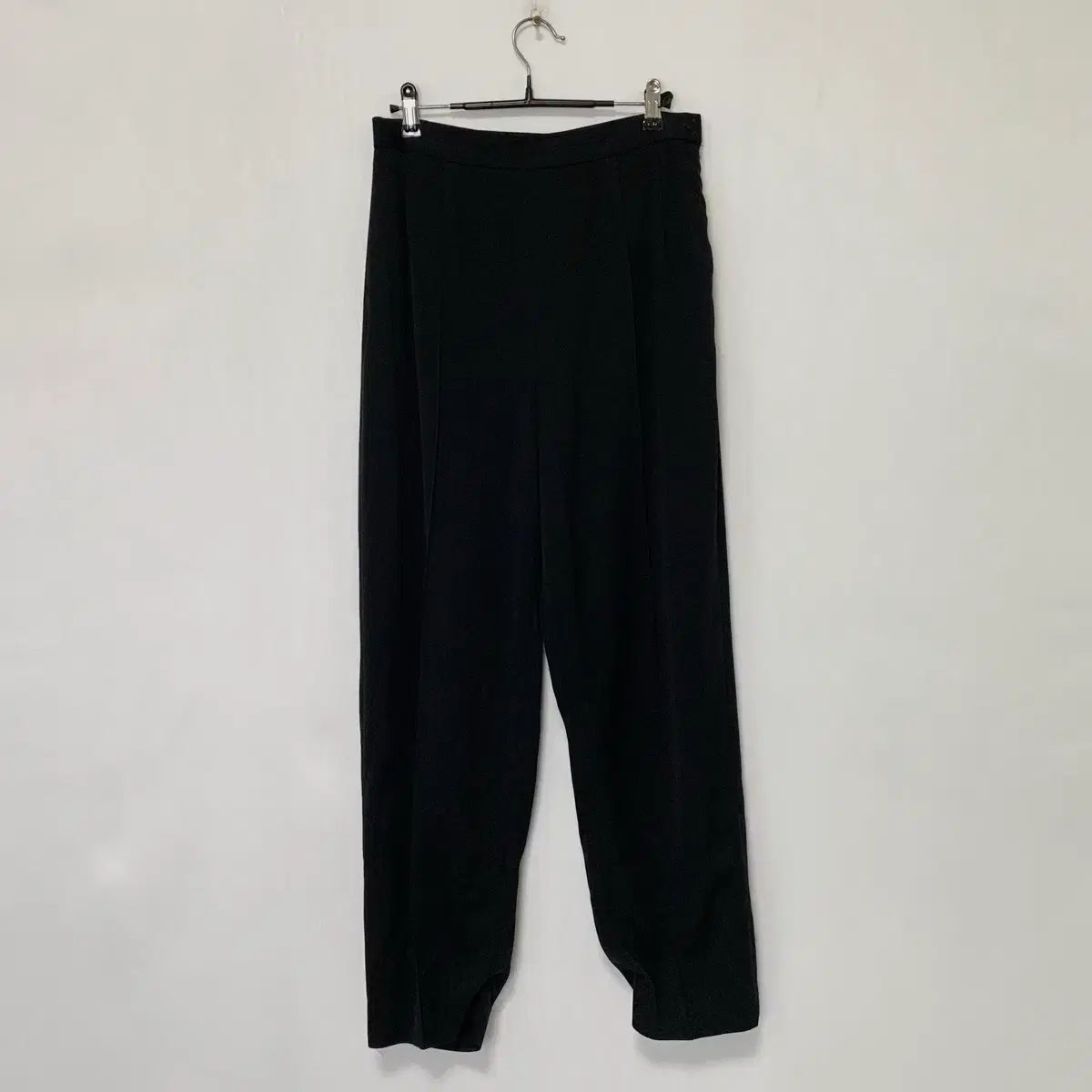 DAKS サイドジッパースソタックセミワイドスラックス レディース ズボン 6,405円