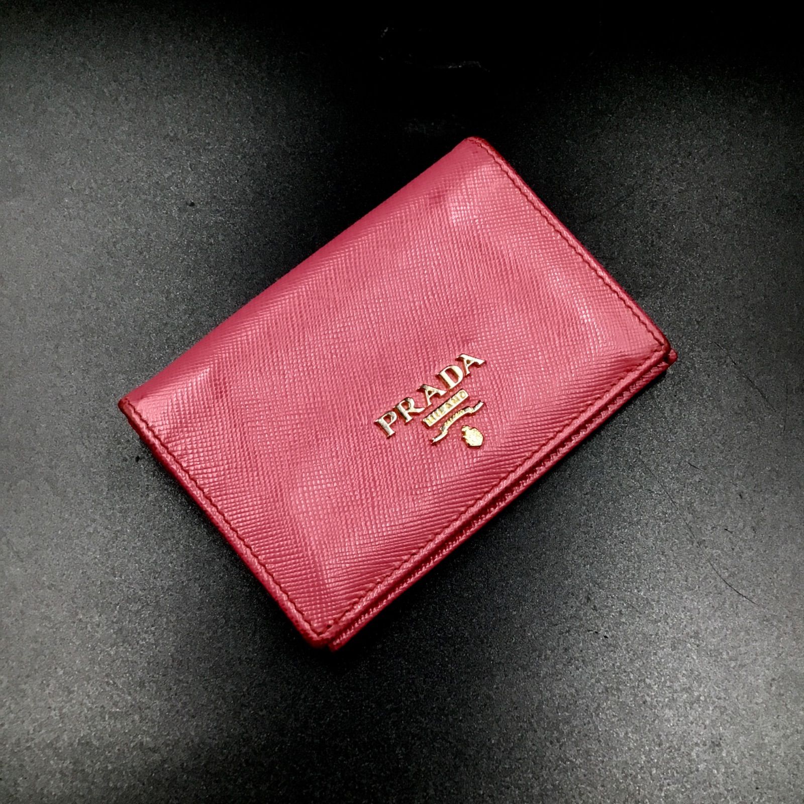 PRADA プラダ サフィアーノレザー カードケース 名刺入れ ピンク ゴールドロゴ PRADA プラダ サフィアーノレザー カードケース 名刺入れ ピンク ゴールドロゴ