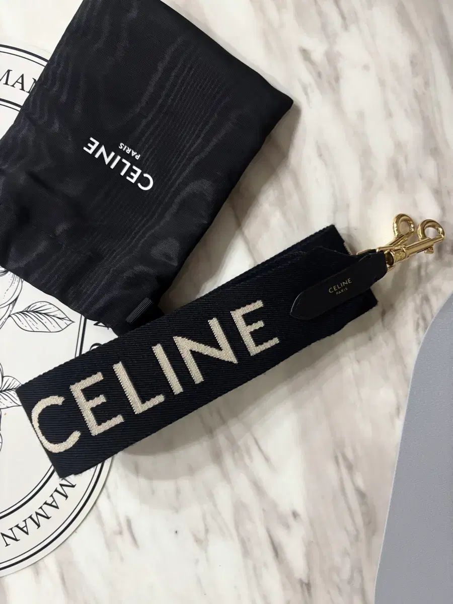 Celine セリーヌ ロゴ ストラップ ブラック ほぼ新品