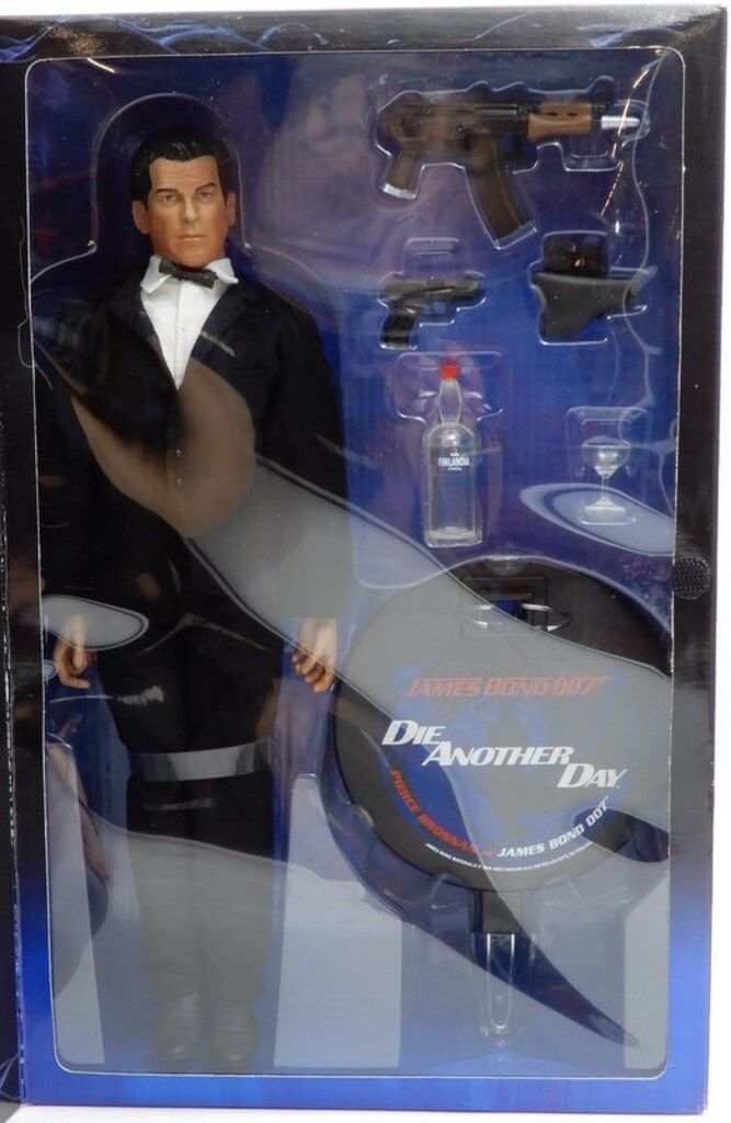 SIDESHOW COLLECTIBLE FIGURE PIERCE BROSNAN / AS JAMES BOND 12