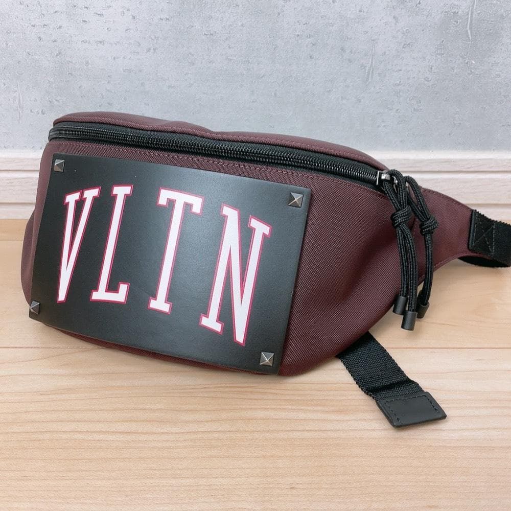 Valentino Garavani ヴァレンティノ ガラヴァーニ VLTN カレッジロゴ 