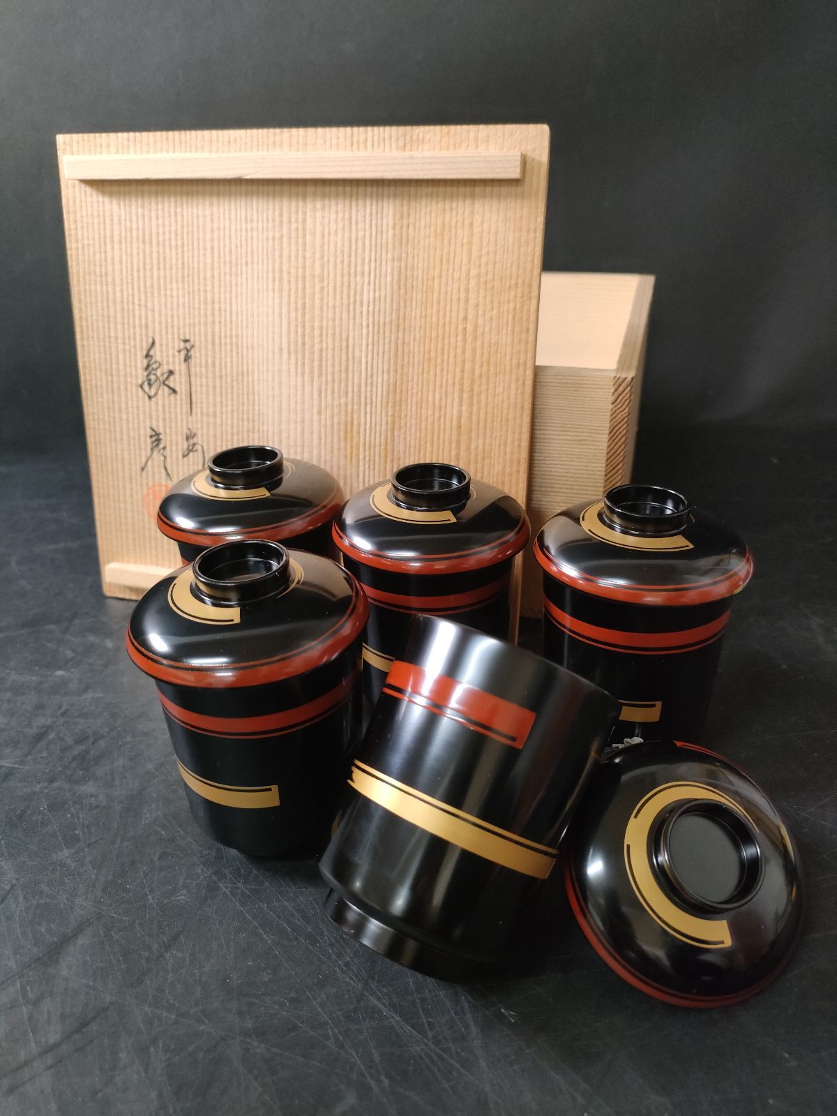 平安象彦 氏作 お椀 吸物椀 蓋付5客 椀 漆器 漆塗り 京都 木箱有 F34-02/平安 象彦/漆塗独楽模様 小吸物椀 5客/共箱/漆塗/漆器/吸物椀