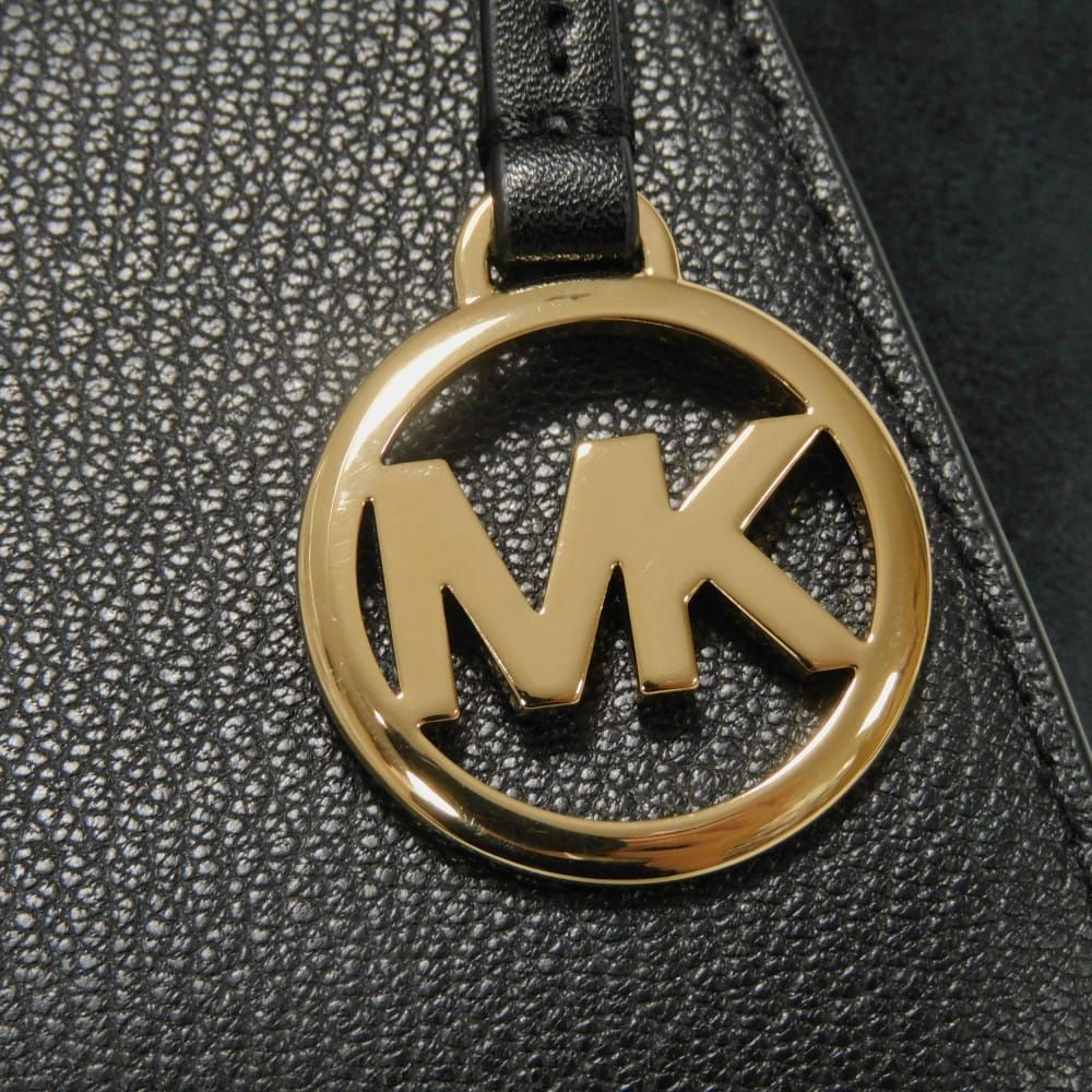 Michael Kors マイケルコース アヴリル エクストラ スモール 