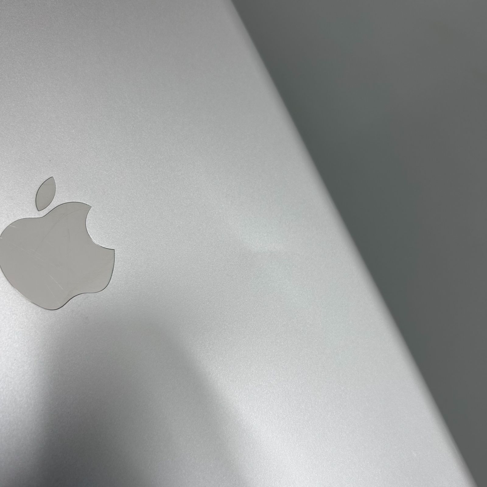 iPad 第9世代 64GB シルバー 中古 (ゆがみ・へこみあり) - メルカリ
