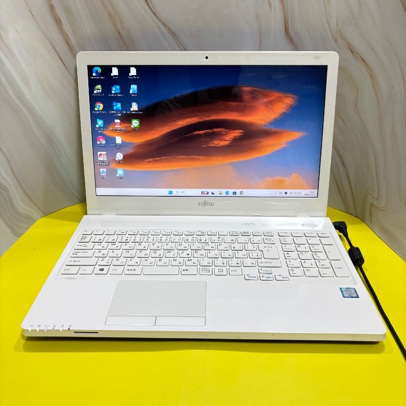 美品 FUJITSU Core i5 Win11 Office付 SSD - メルカリ