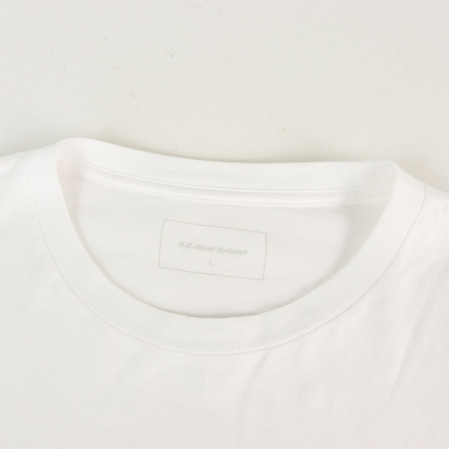 F.C.Real Bristol エフシーレアルブリストル Tシャツ ホワイト 白