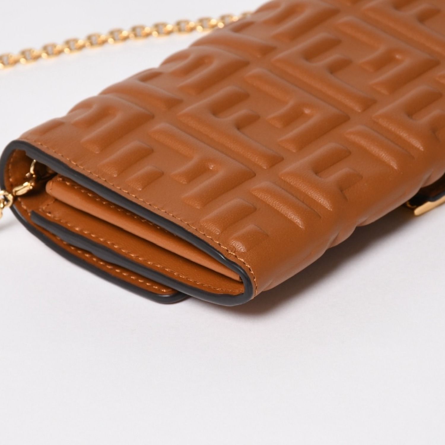 FENDI フェンディ 長財布 コンチネンタル財布 エンボス FFロゴ
