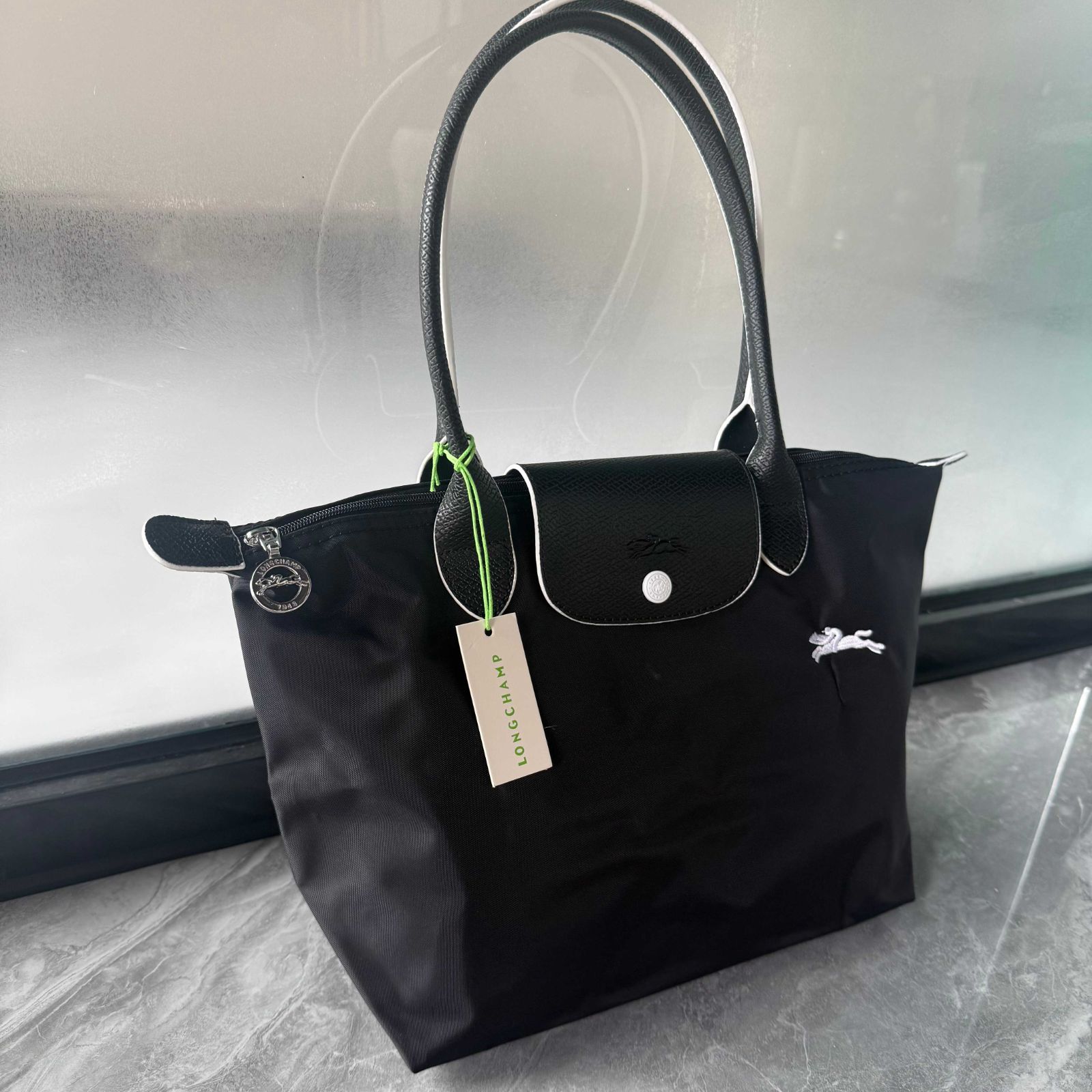 新品未使用】ロンシャン LONGCHAMP ルプリアージュ長ハンドル ブラック 