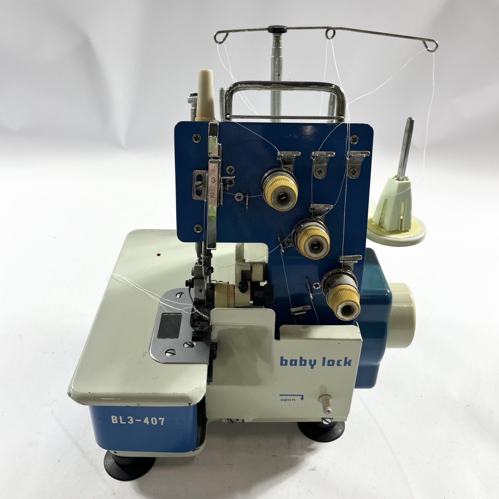 ★ baby lock BL3-407 ロックミシン 1本針3本糸 ジューキ JUKI ベビーロック ミシン ハンドメイド 裁縫 手芸 レトロ 家電 本体 衣服 ジャンク品