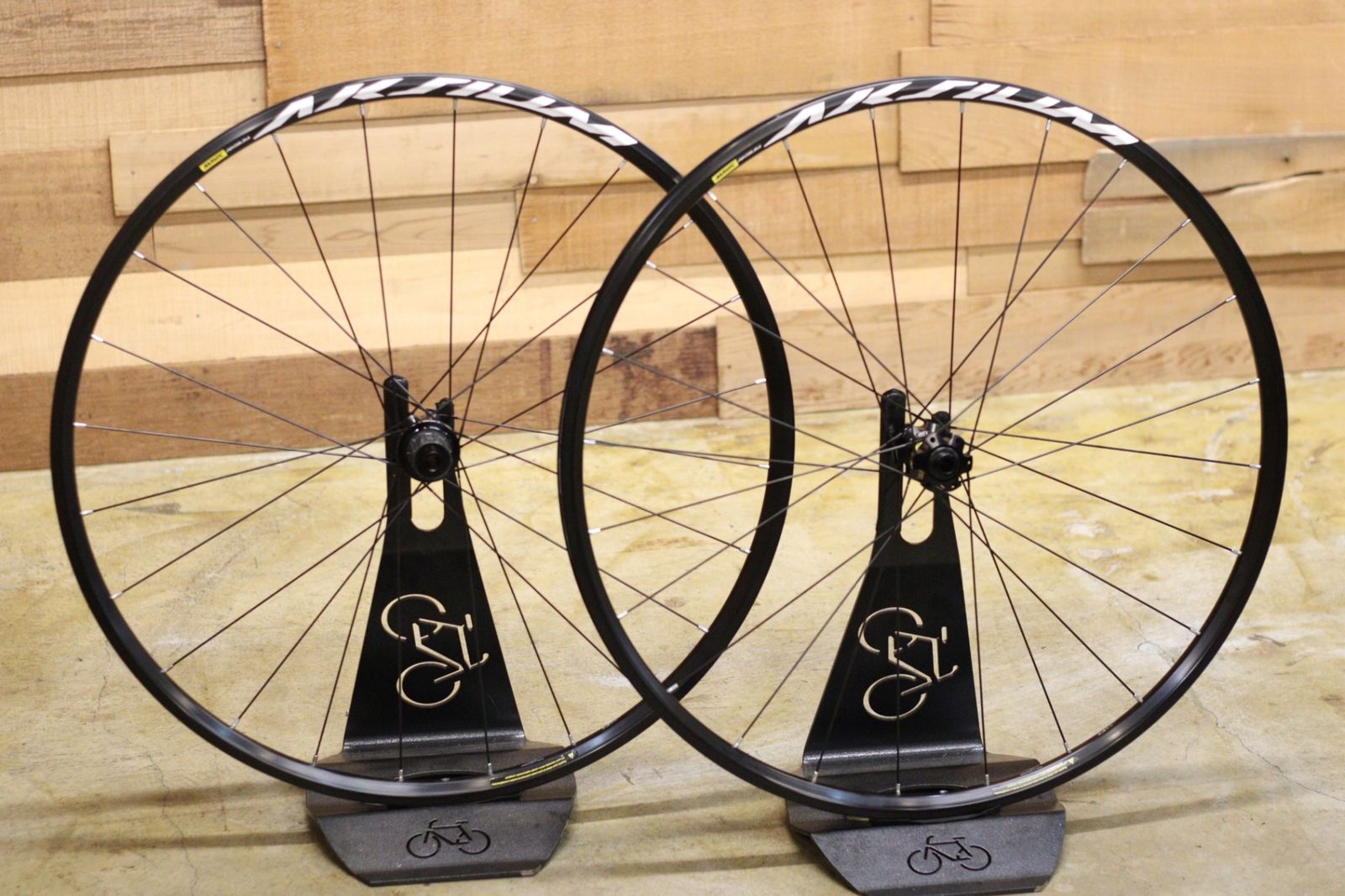 MAVIC AKSIUM クリンチャーホイールセット マヴィック MAVIC アクシウム AKSIUM DISC アルミ クリンチャー