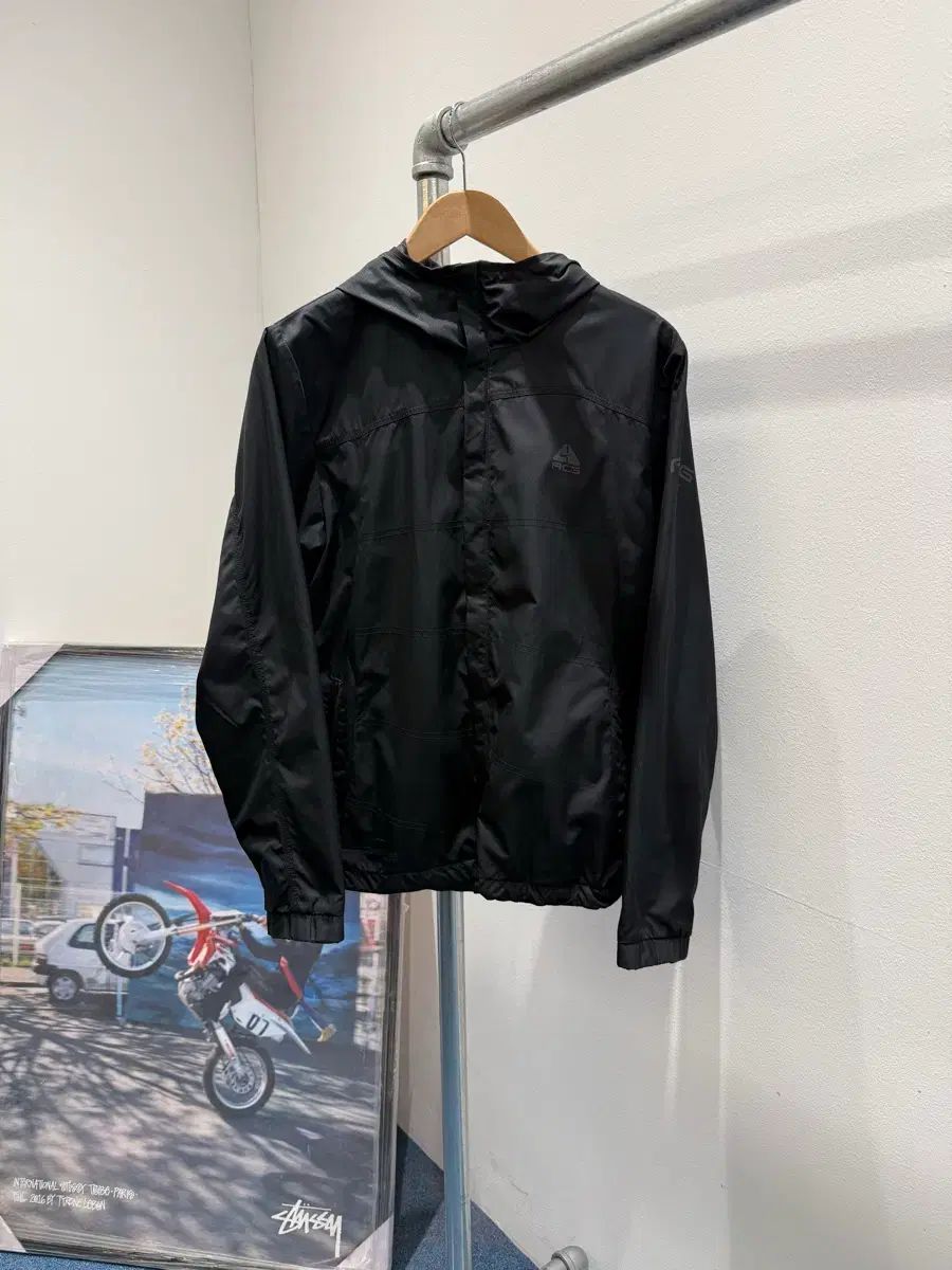 ナイキ acg ウィンドブレーカー 【公式通販】