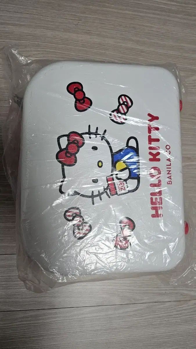 ハローキティ ミニキャリーケース