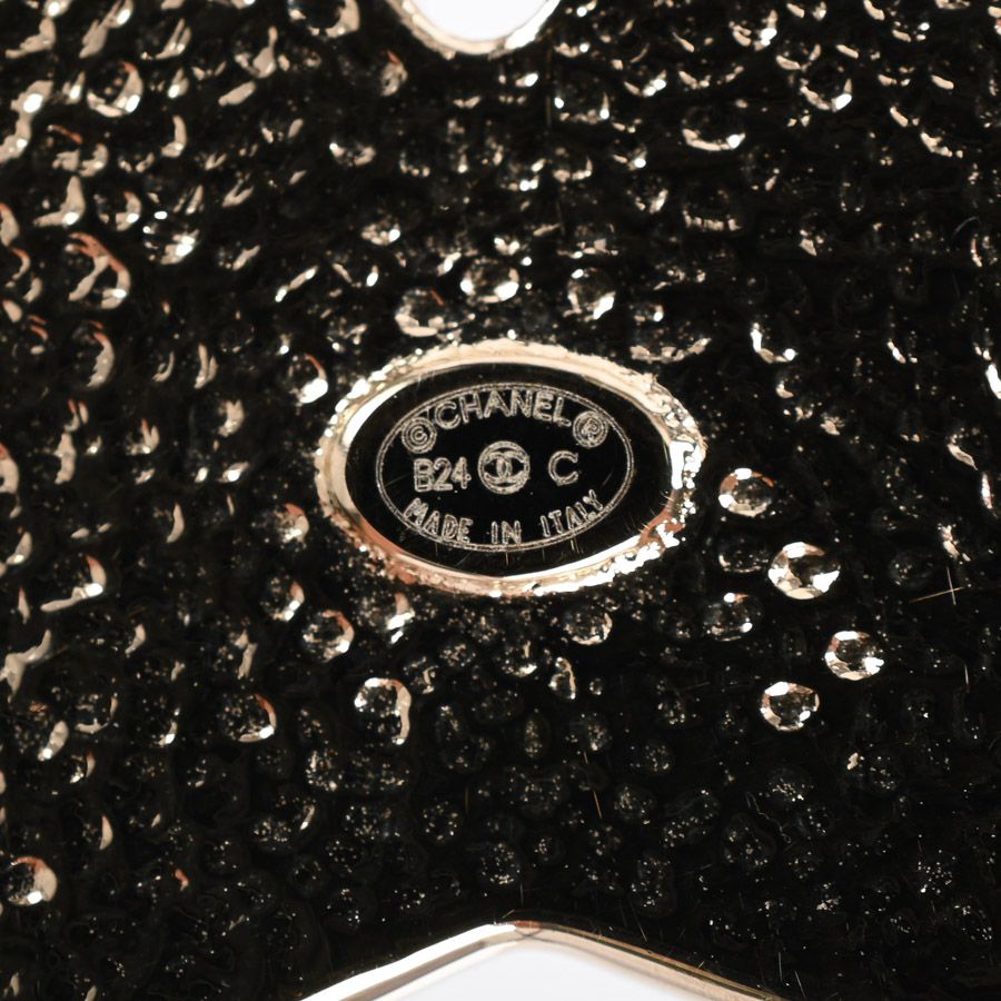 【CHANEL】ロゴブローチ CHANEL シャネル ブローチ ブローチ ABC396 - メルカリ