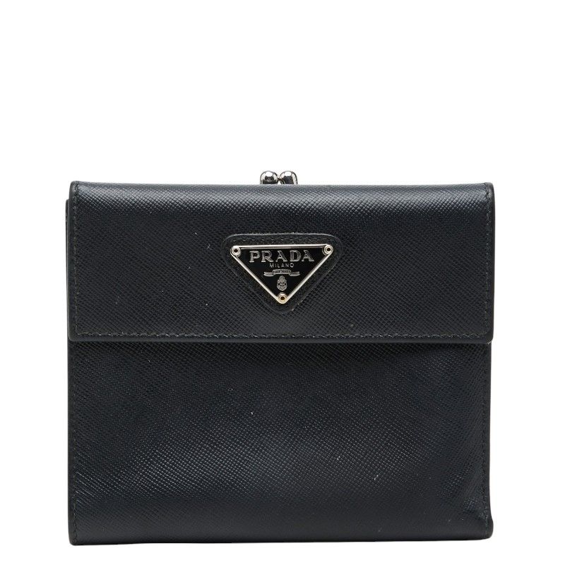 プラダ 三角ロゴプレート サフィアーノ がま口 ニつ折り財布 ブラック レザー レディース PRADA【1-0278982】 14,850円