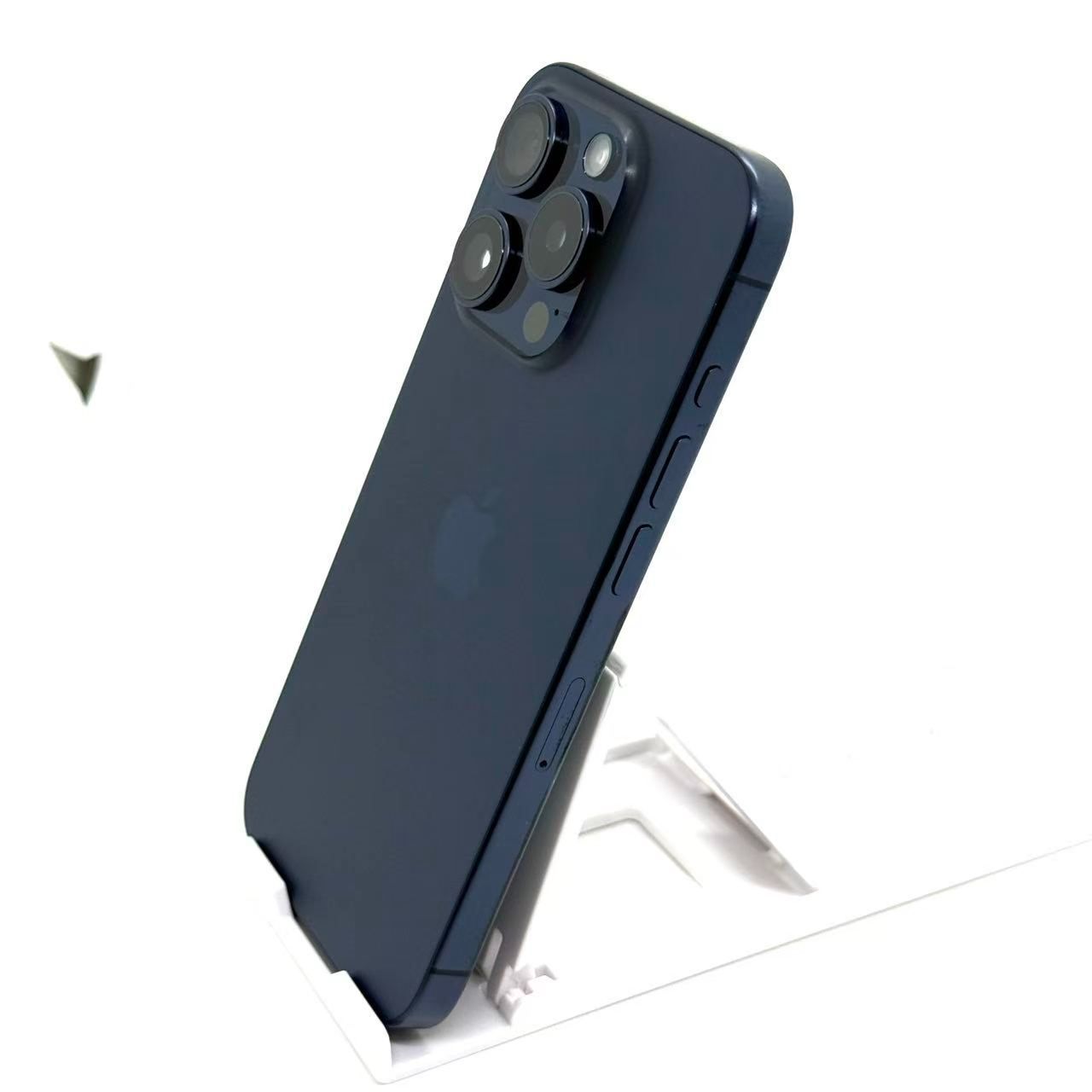 iPhone 15 Pro 256GB Bランク ブルーチタニウム - メルカリ